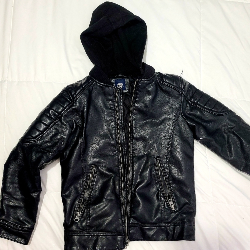 4/$25🛑Boys jacket size 8
